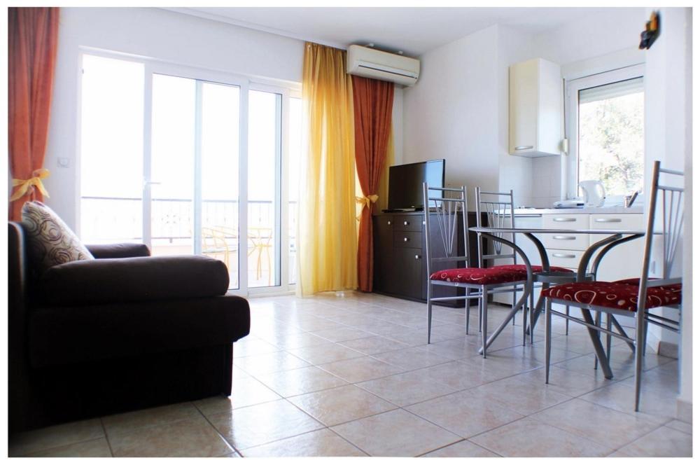 Apartments By The Sea Razanj, Rogoznica - 11347 Exterior photo